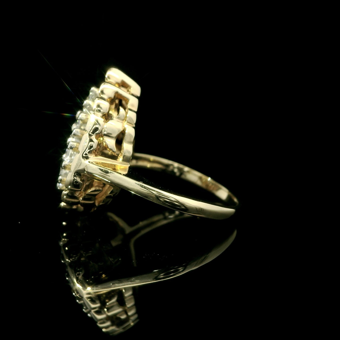 Vintage Pear-Shaped Diamond Cluster Ring in 14K Yellow Gold