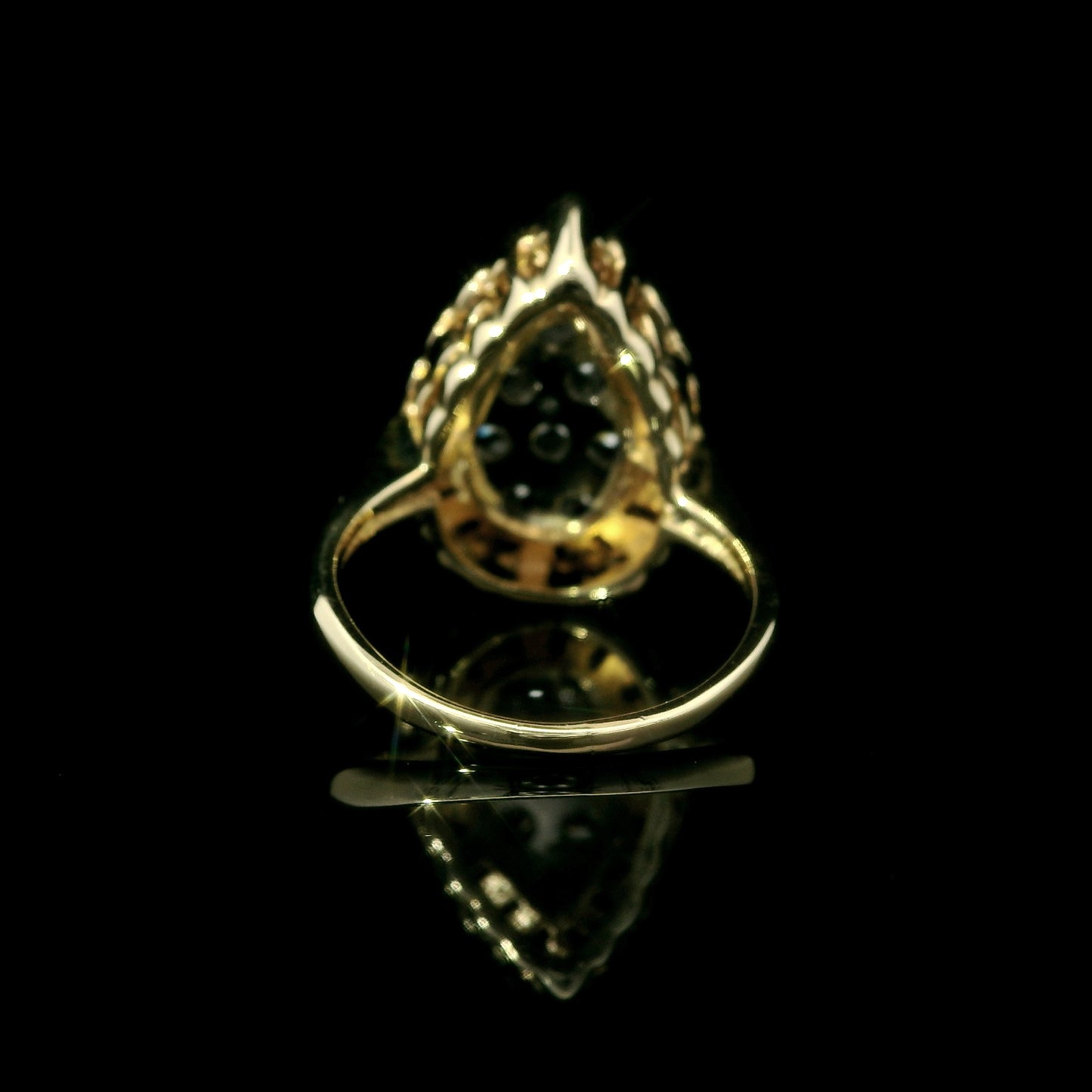 Vintage Pear-Shaped Diamond Cluster Ring in 14K Yellow Gold