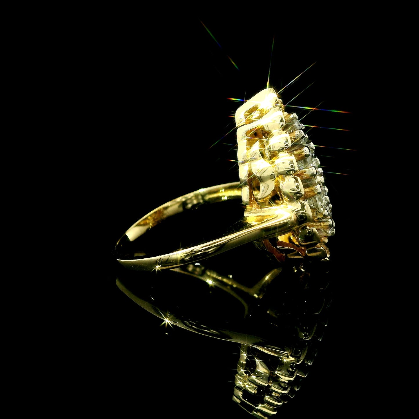 Vintage Pear-Shaped Diamond Cluster Ring in 14K Yellow Gold