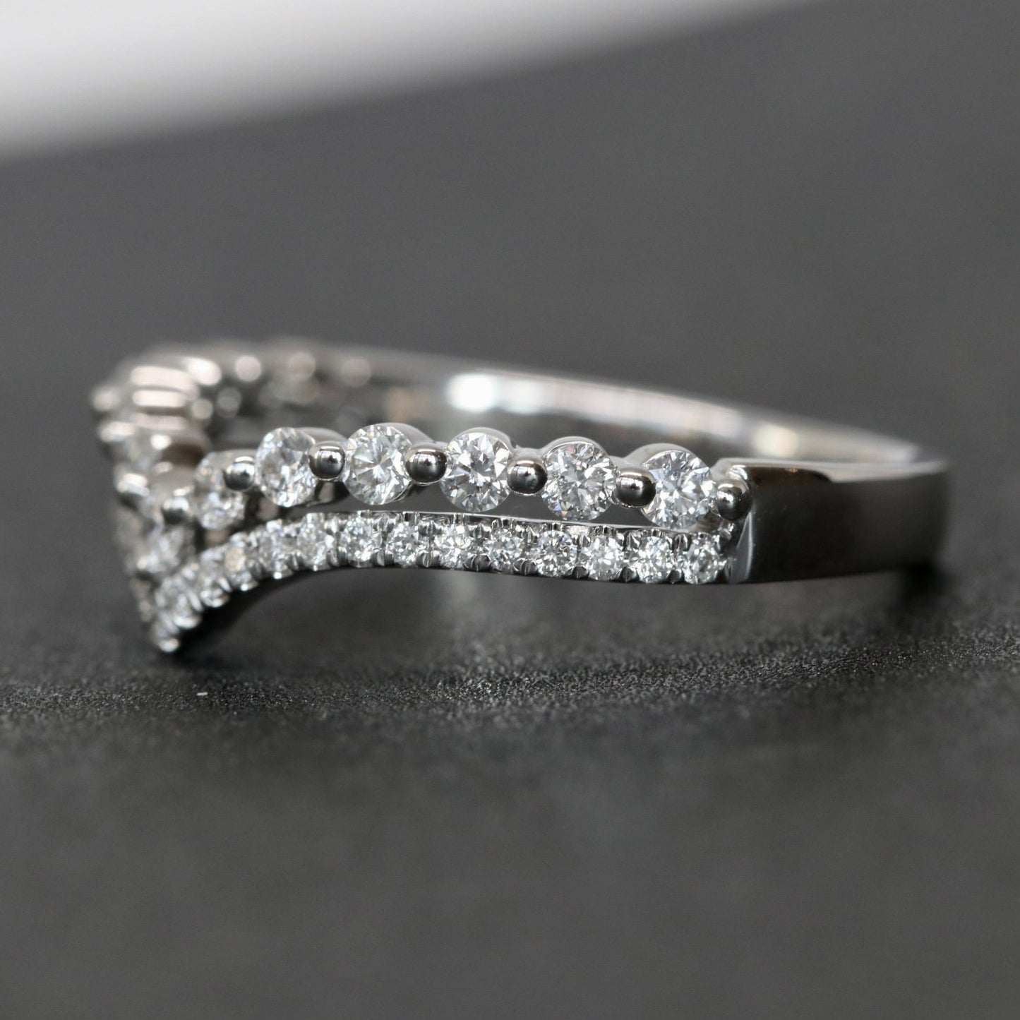 Diamond V Ring