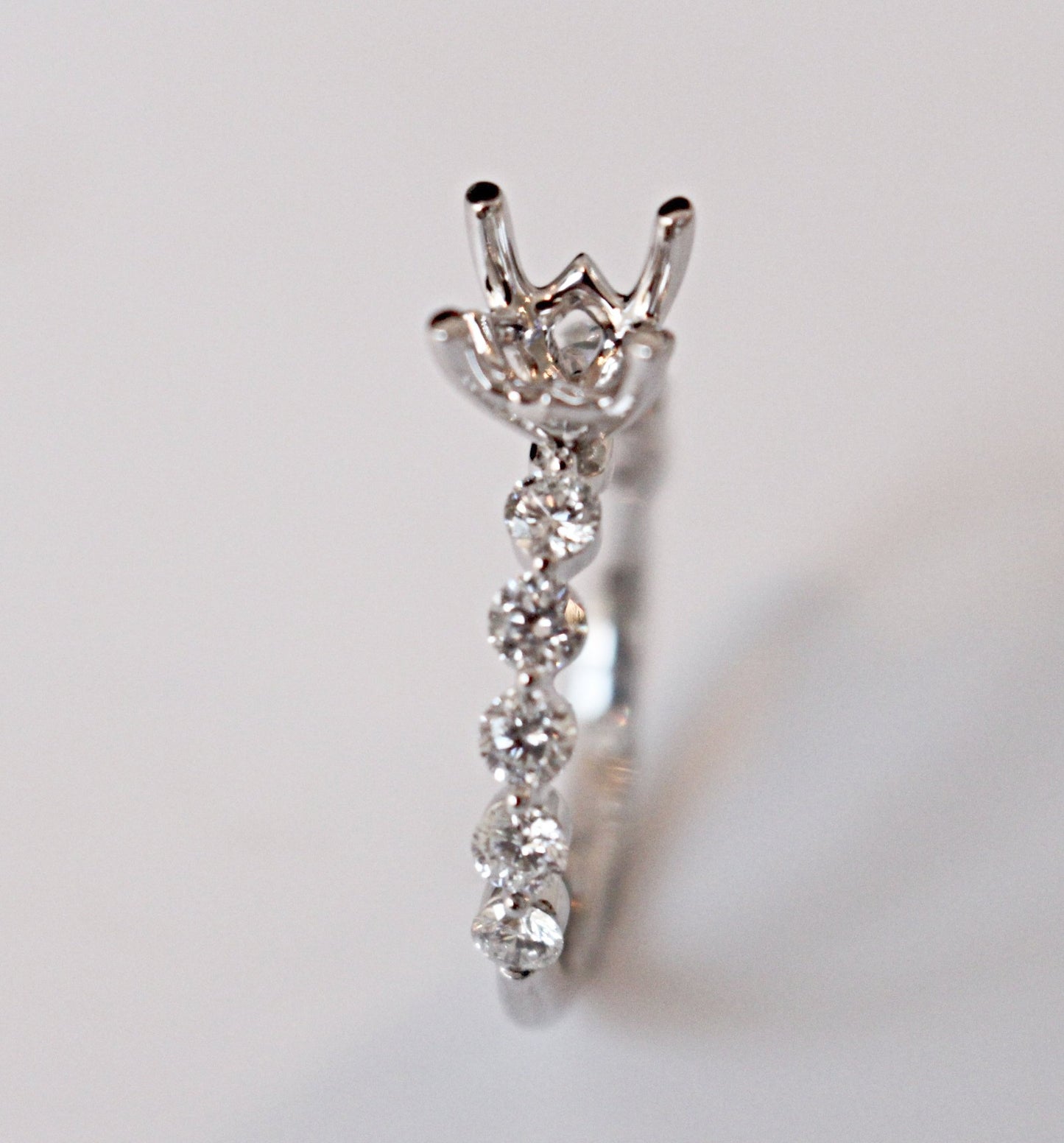 Diamondaire Scalloped Diamond Engagement Ring in 14kt White Gold