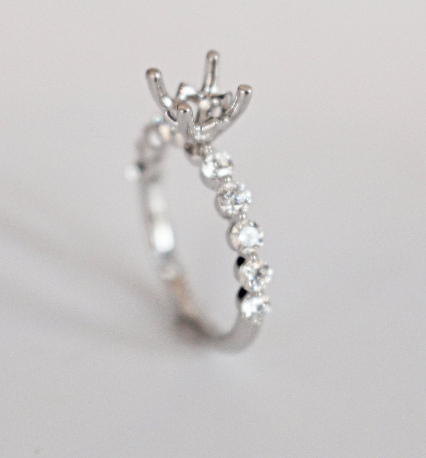 Diamondaire Scalloped Diamond Engagement Ring in 14kt White Gold