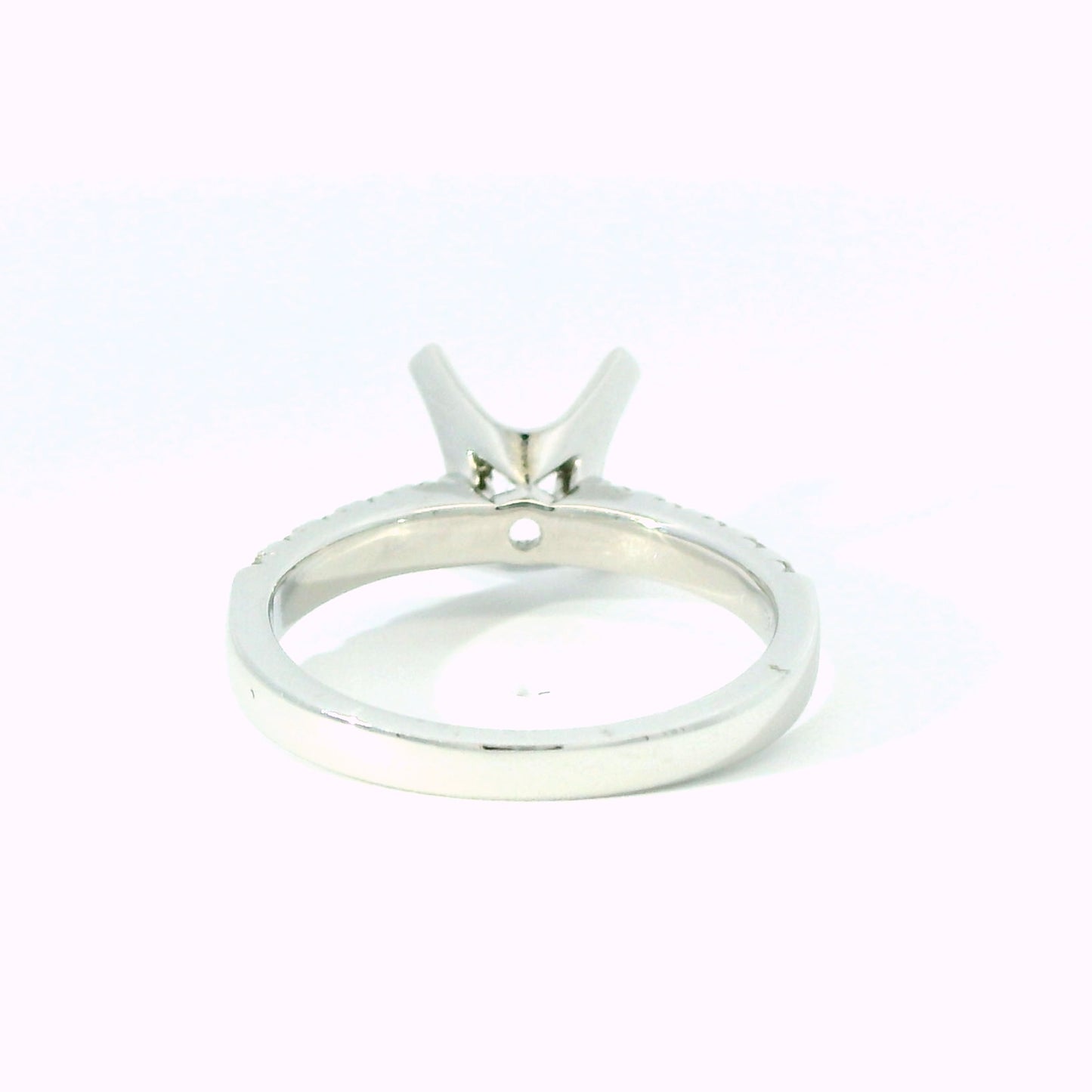 Shared Prong Round Diamond Engagement Ring Setting
