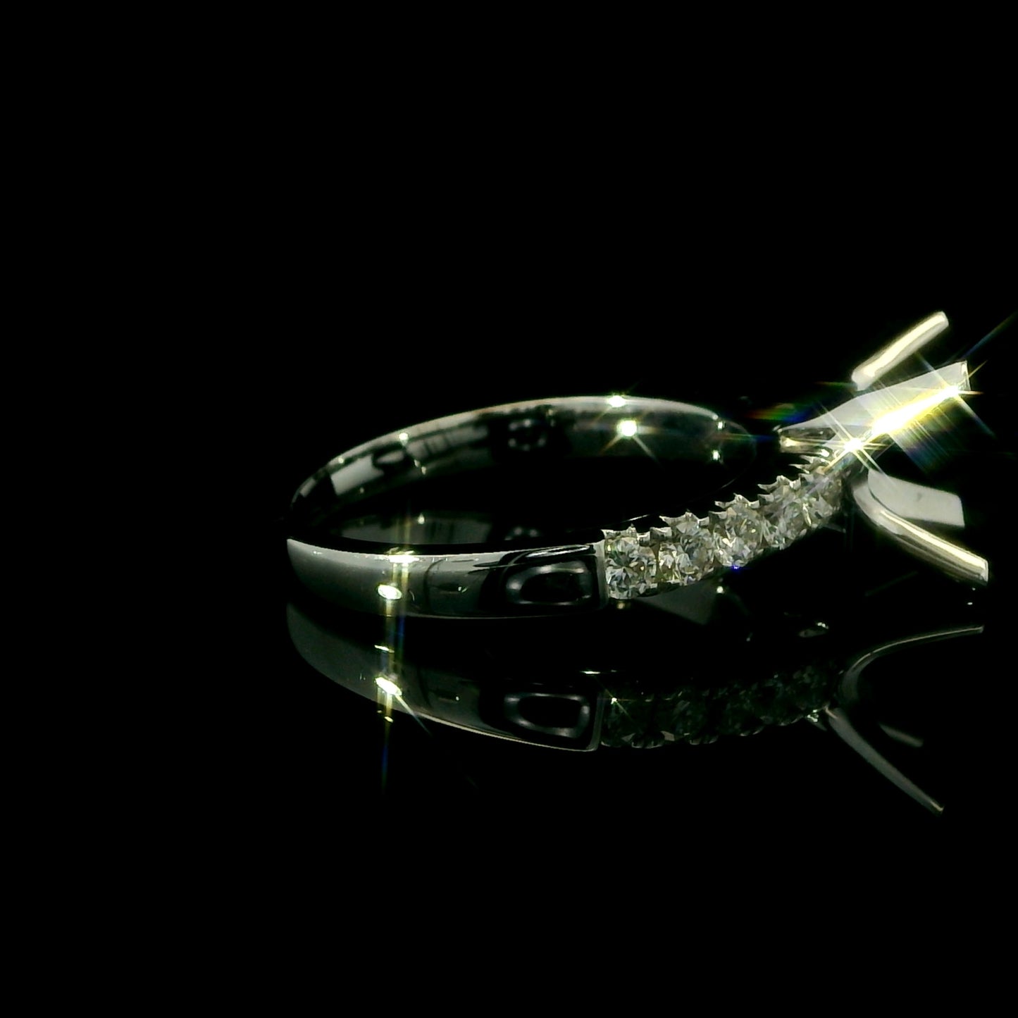 Shared Prong Round Diamond Engagement Ring Setting