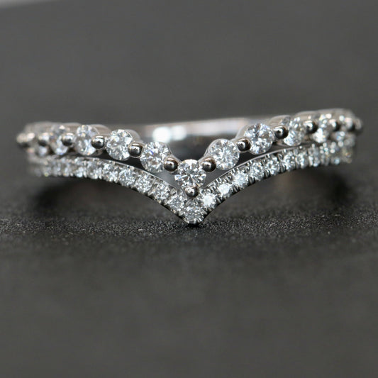 Diamond V Ring