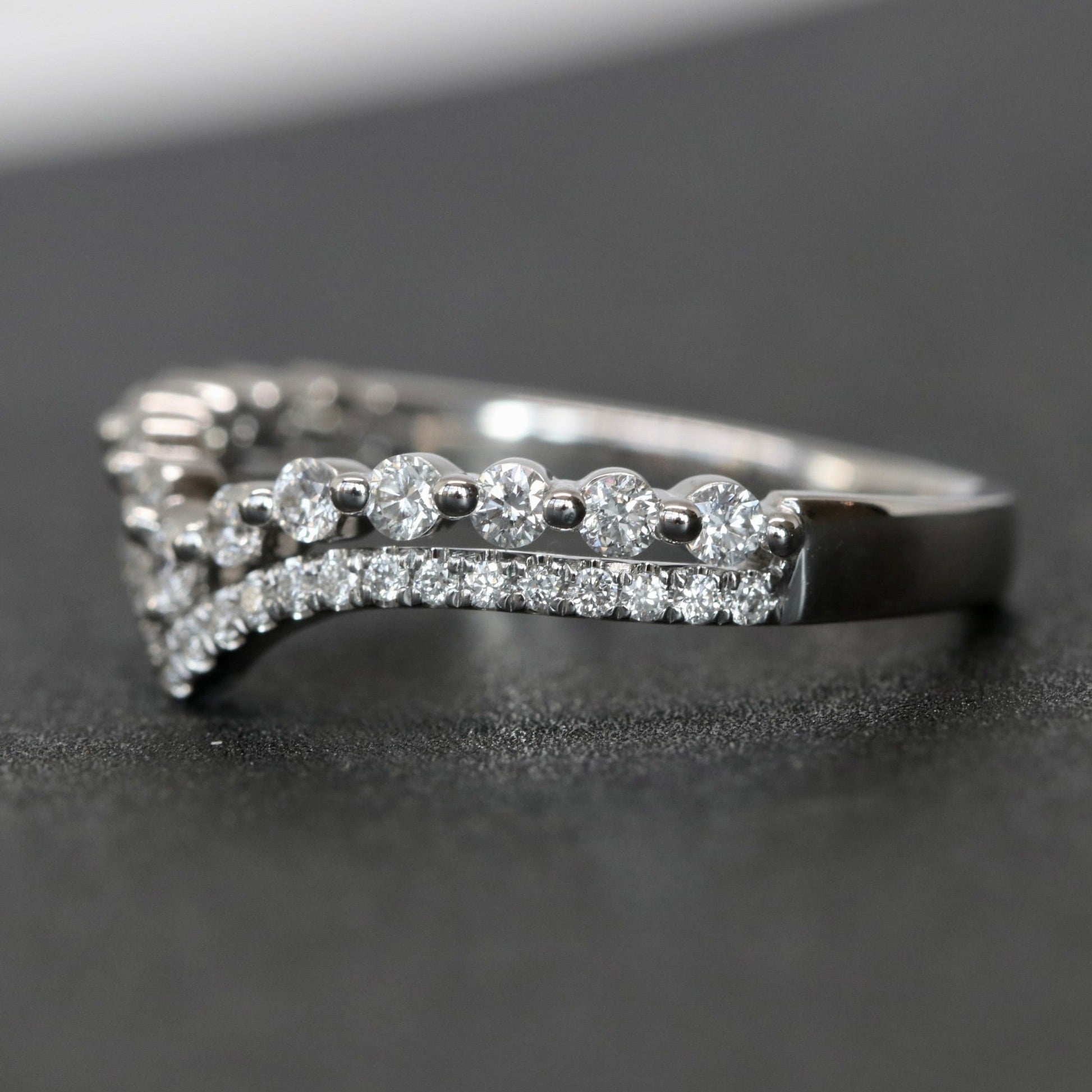 Diamond V Ring