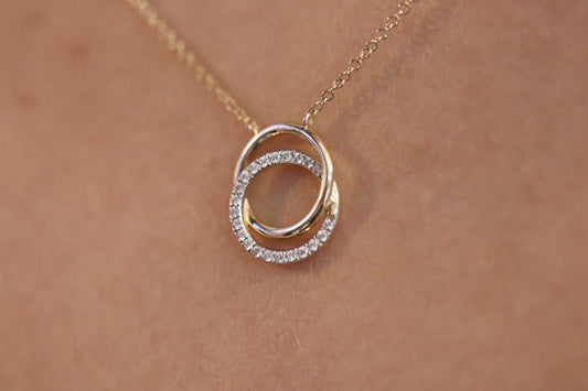 Verticle Interlocking Diamond Circles in Solid 14k