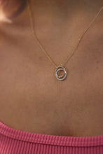 Verticle Interlocking Diamond Circles in Solid 14k