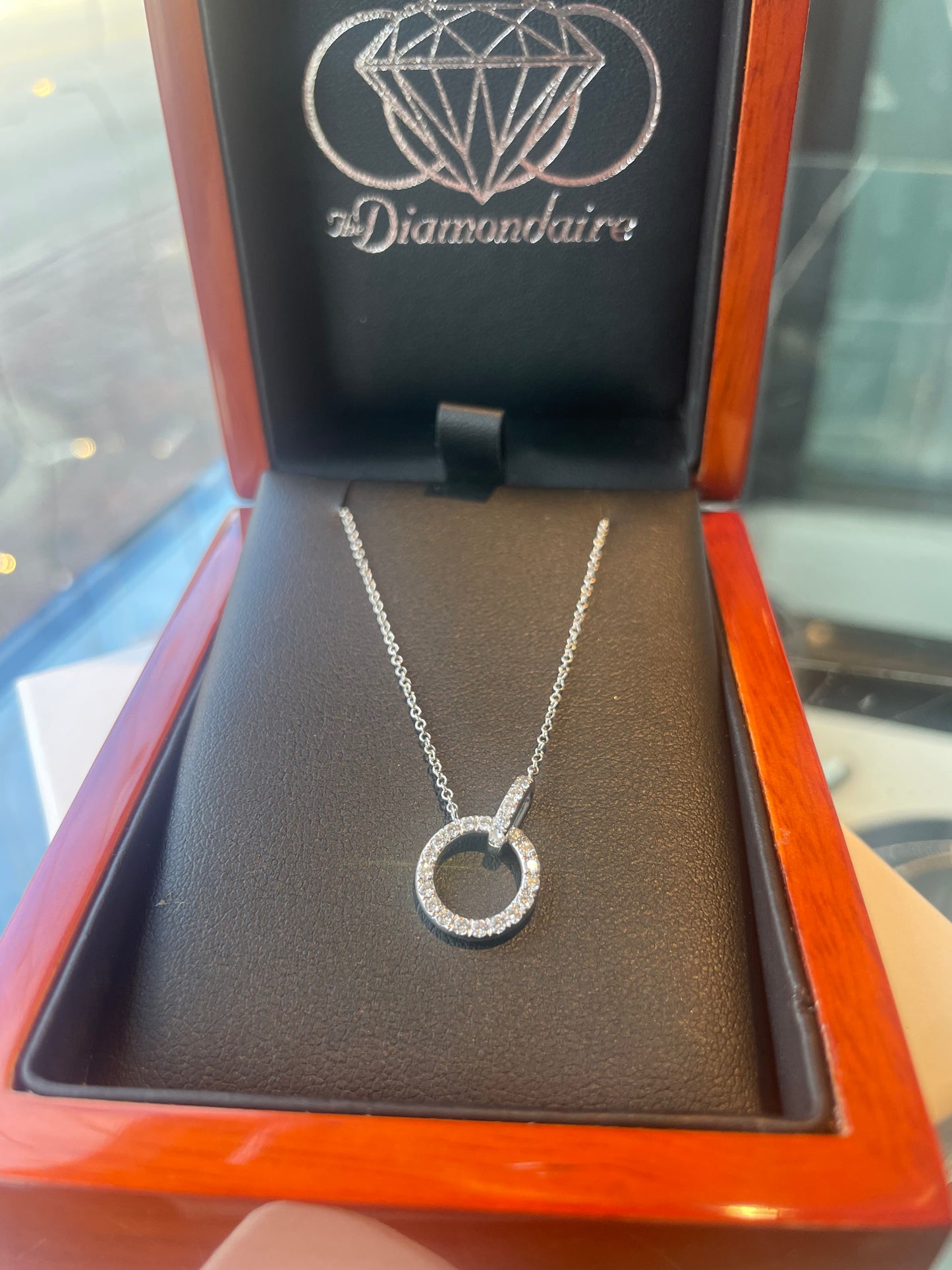 Interlocking Diamond Circle Necklace in Solid 14kt Gold