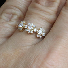 3 Flower Diamond Ring