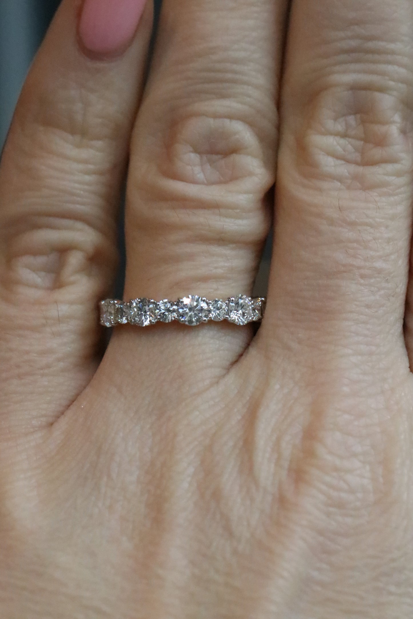 14Kt Decorative Eternity Band with Alternating Round Diamonds