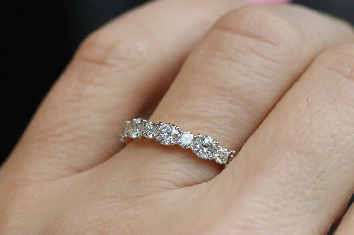 14Kt Decorative Eternity Band with Alternating Round Diamonds