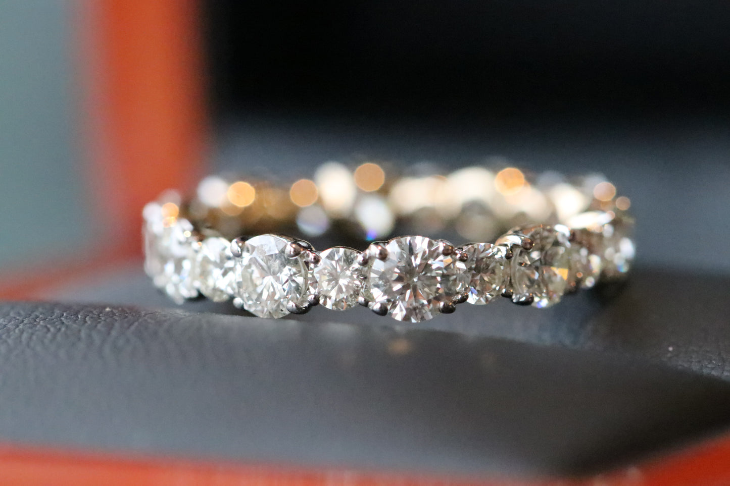 14Kt Decorative Eternity Band with Alternating Round Diamonds