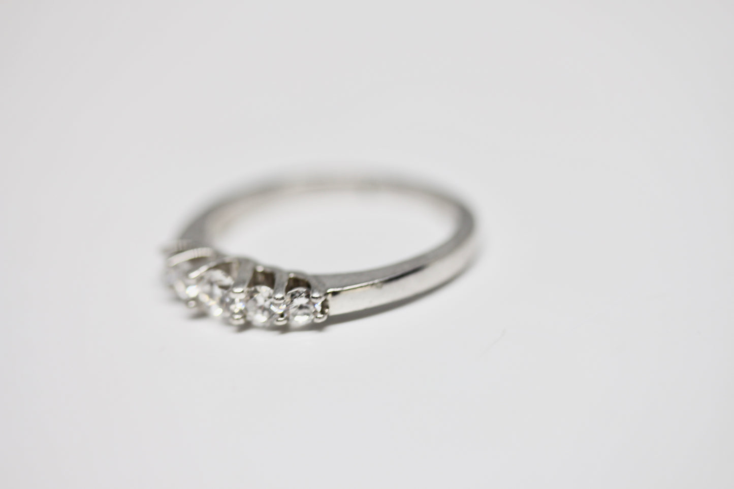 5 Stone Graduated Diamond Wedding Band Trellis Set