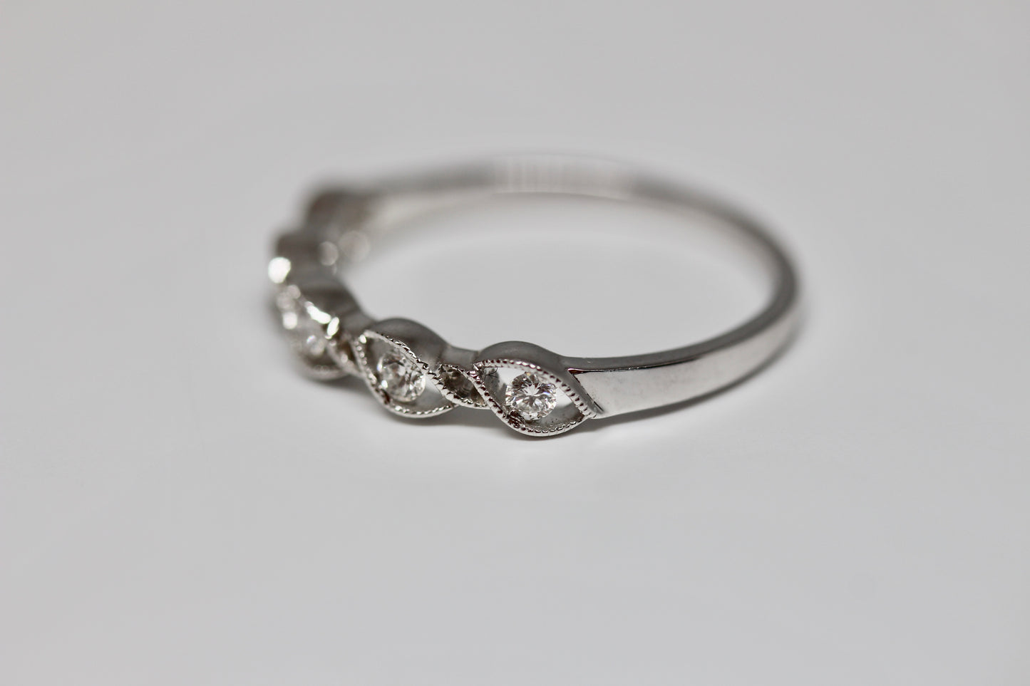 Unique Wave Diamond Stackable