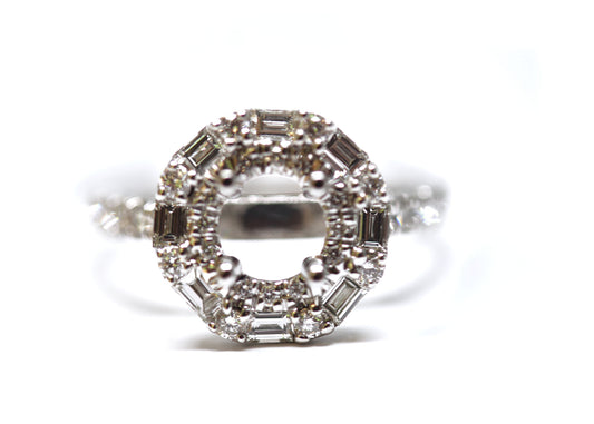 Round Halo Diamond Engagement Ring