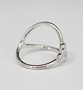 Unique 3 Stone Diamondaire Fashion Ring