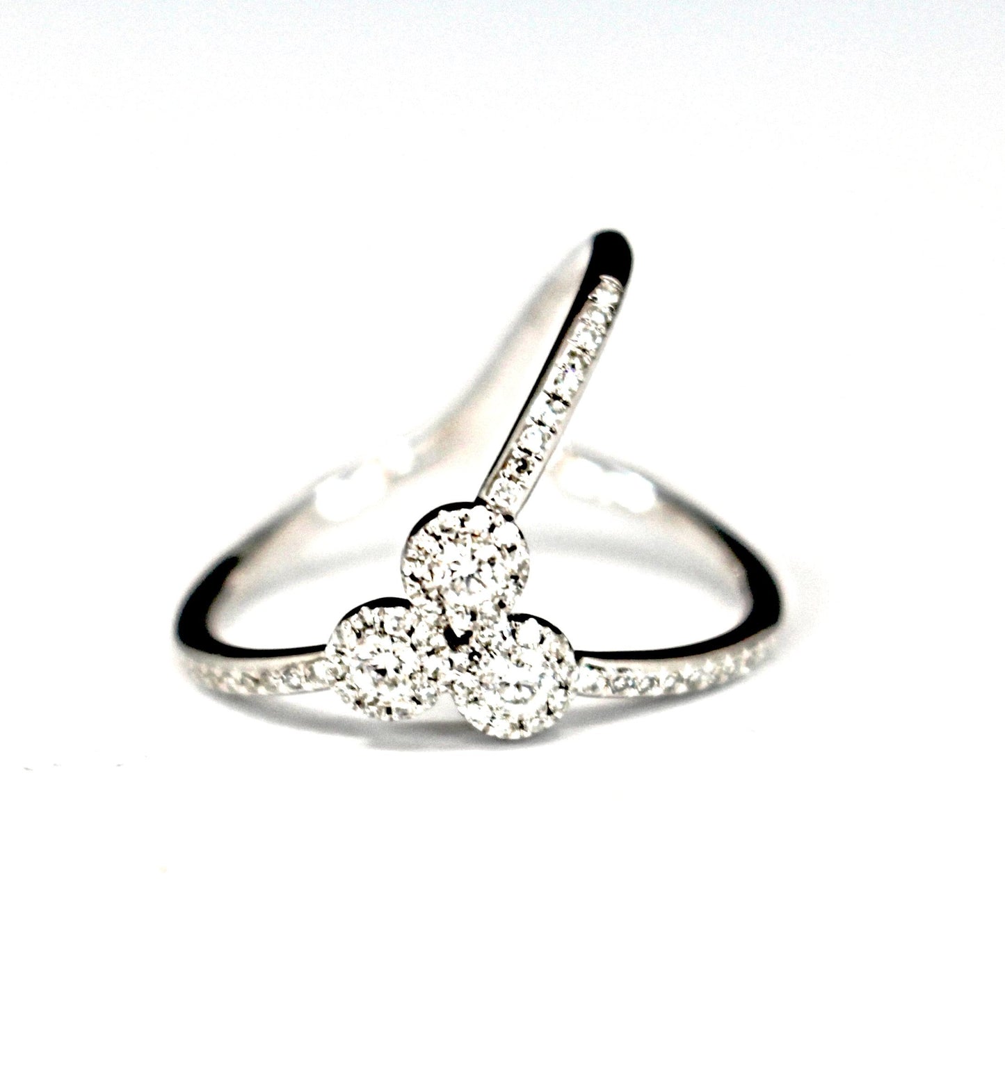 Unique 3 Stone Diamondaire Fashion Ring